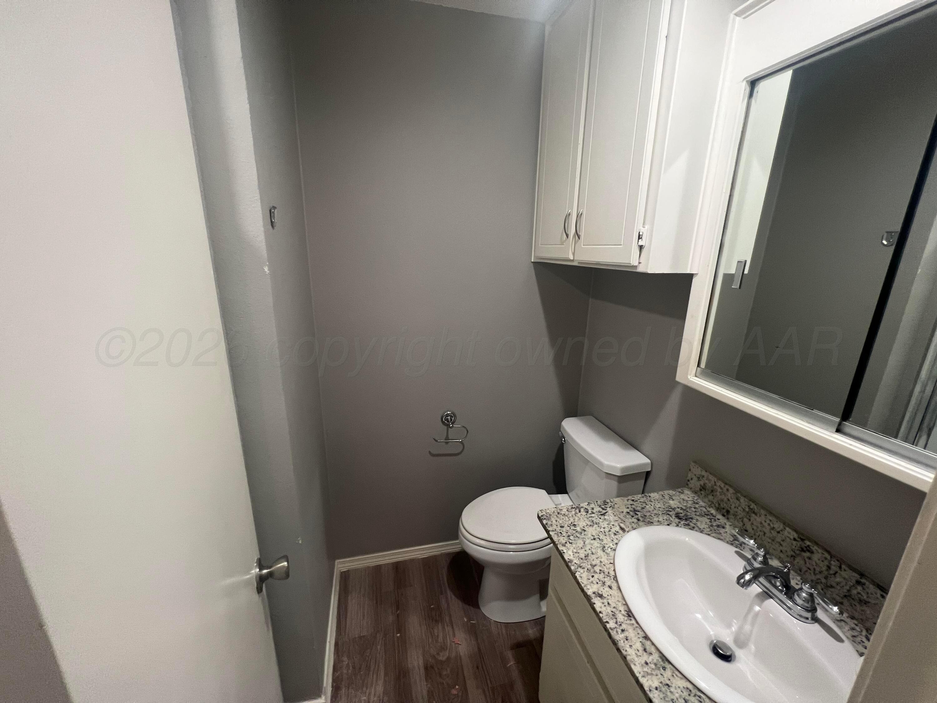 1008 Sugarloaf Drive Amarillo, TX 79110 - Photo 15 of 25 hall bath