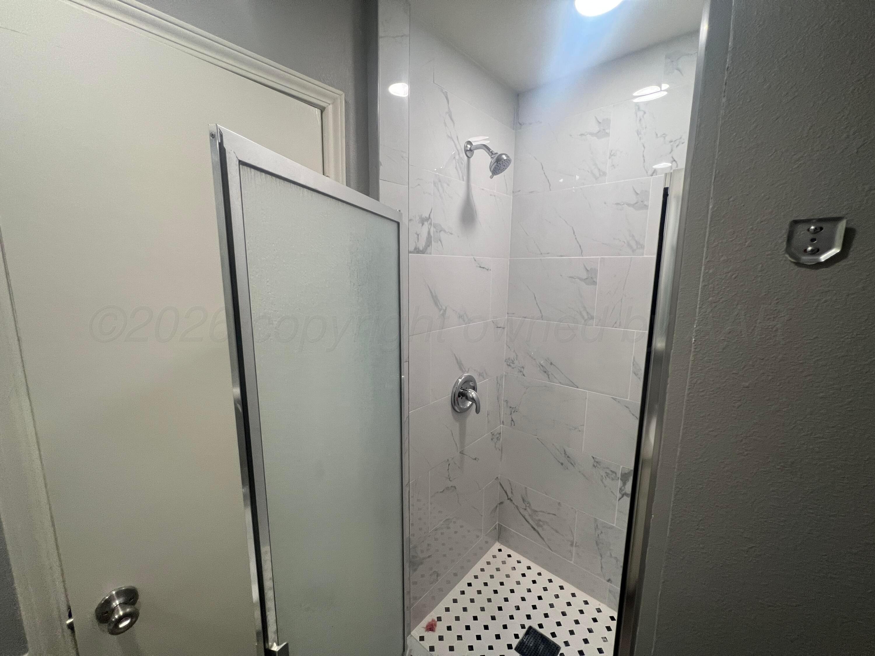 1008 Sugarloaf Drive Amarillo, TX 79110 - Photo 16 of 25 master shower