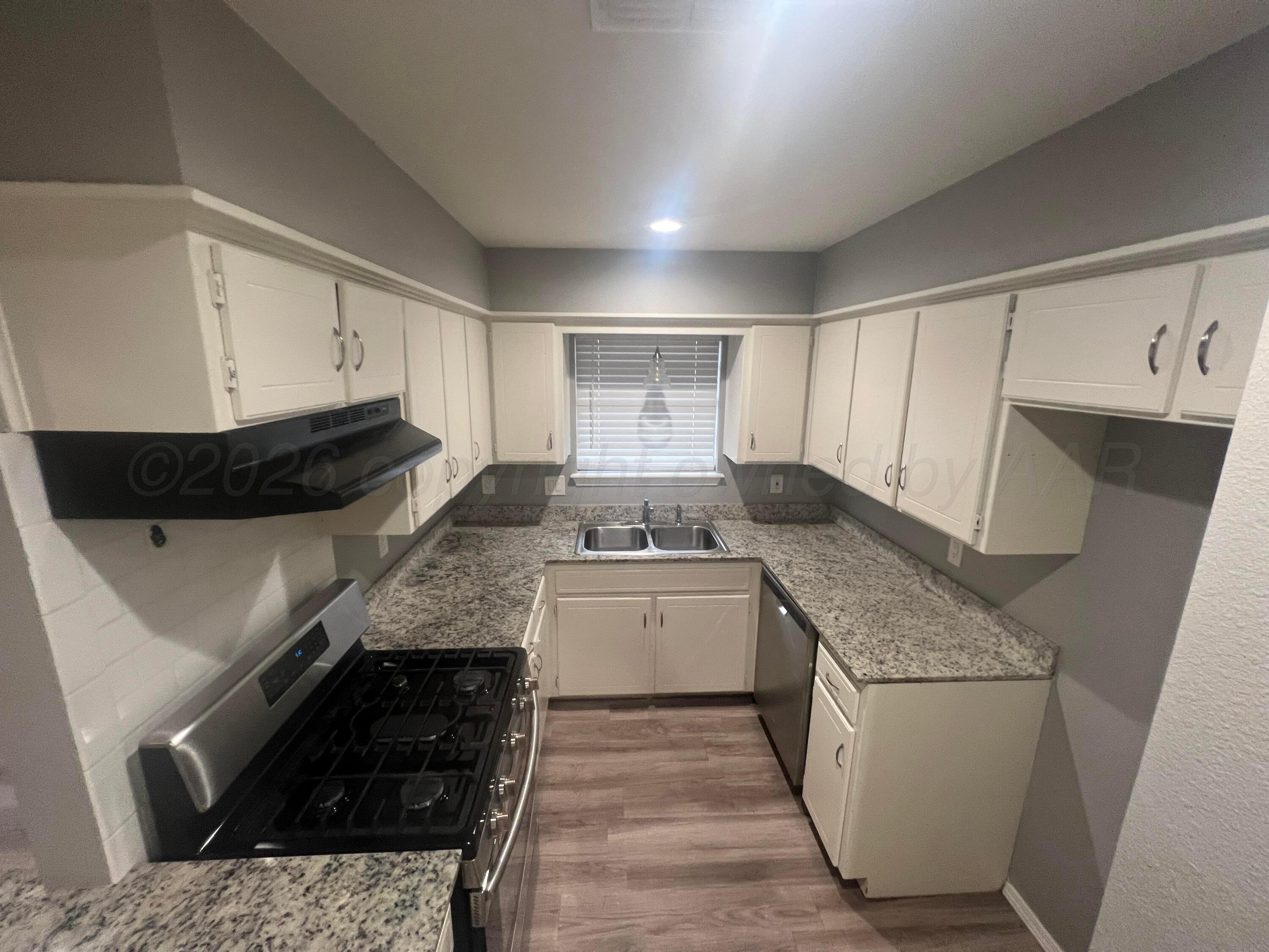 1008 Sugarloaf Drive Amarillo, TX 79110 - Photo 10 of 25 full kitchen view