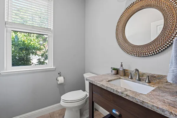 $1,295,000 | 4561 Lake Ridge Road, Ukiah, CA 95482