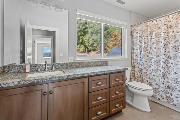 $1,295,000 | 4561 Lake Ridge Road, Ukiah, CA 95482