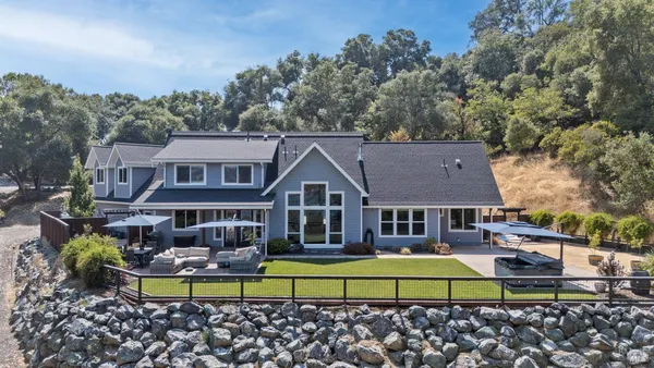 $1,295,000 | 4561 Lake Ridge Road, Ukiah, CA 95482