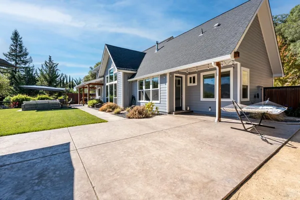 $1,295,000 | 4561 Lake Ridge Road, Ukiah, CA 95482