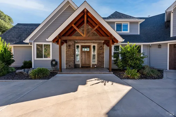 $1,295,000 | 4561 Lake Ridge Road, Ukiah, CA 95482