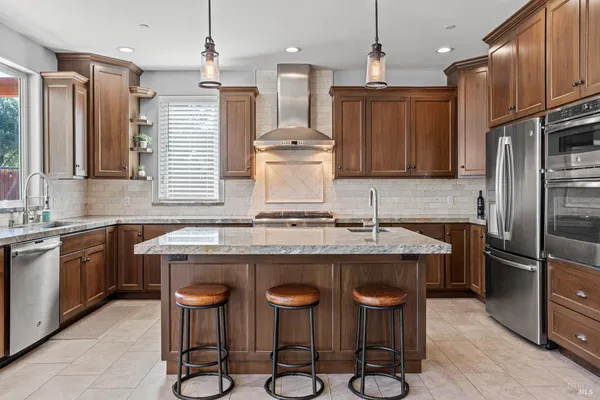 $1,295,000 | 4561 Lake Ridge Road, Ukiah, CA 95482