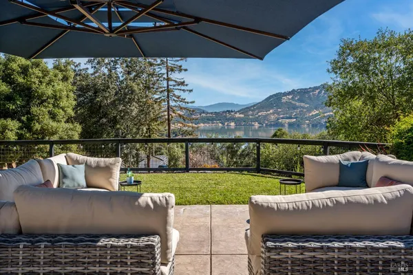 $1,295,000 | 4561 Lake Ridge Road, Ukiah, CA 95482