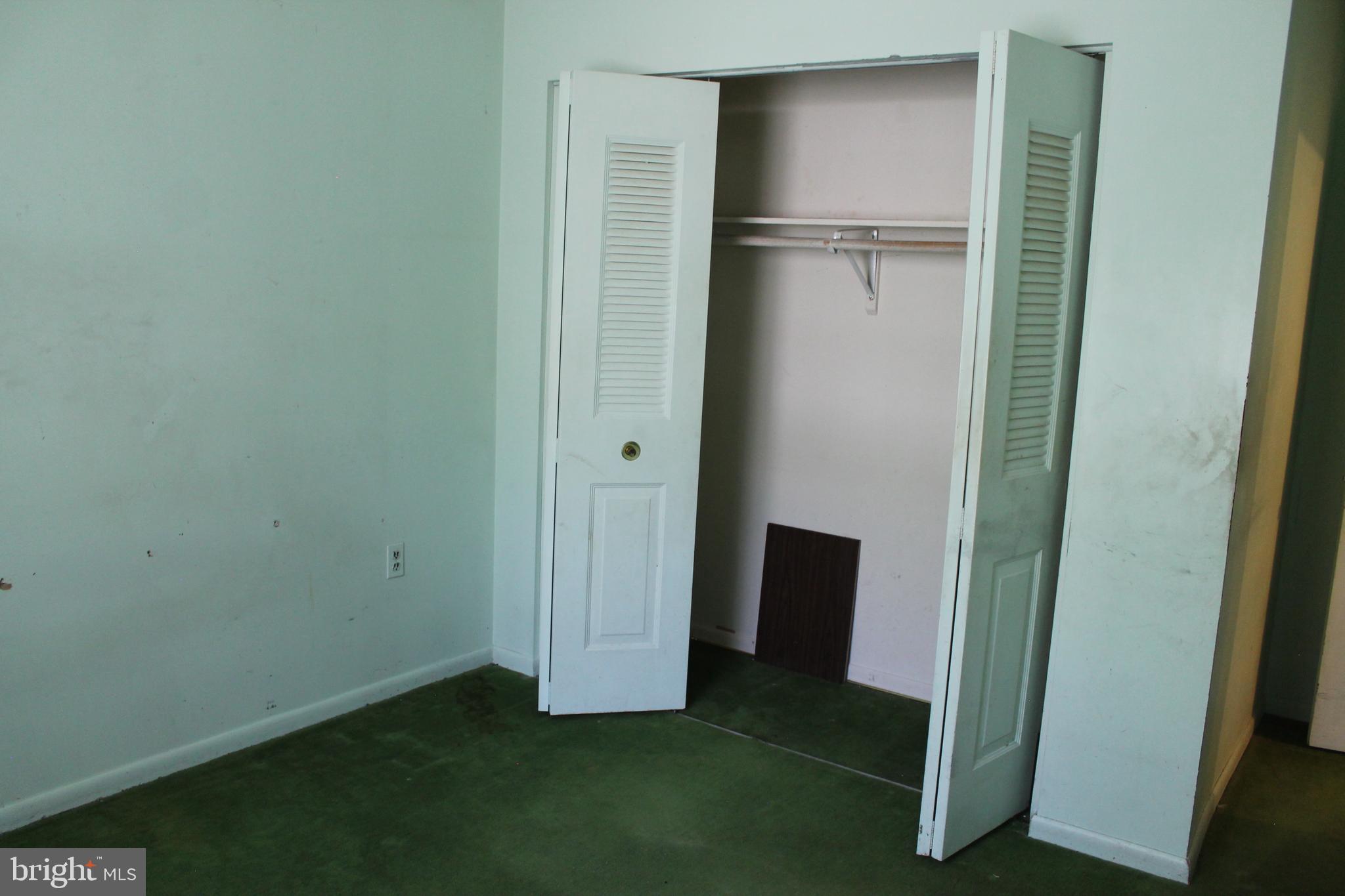 9309 Cross Bow Road Fort Washington, MD 20744 - Photo 17 of 32 Bedroom 2 Closet