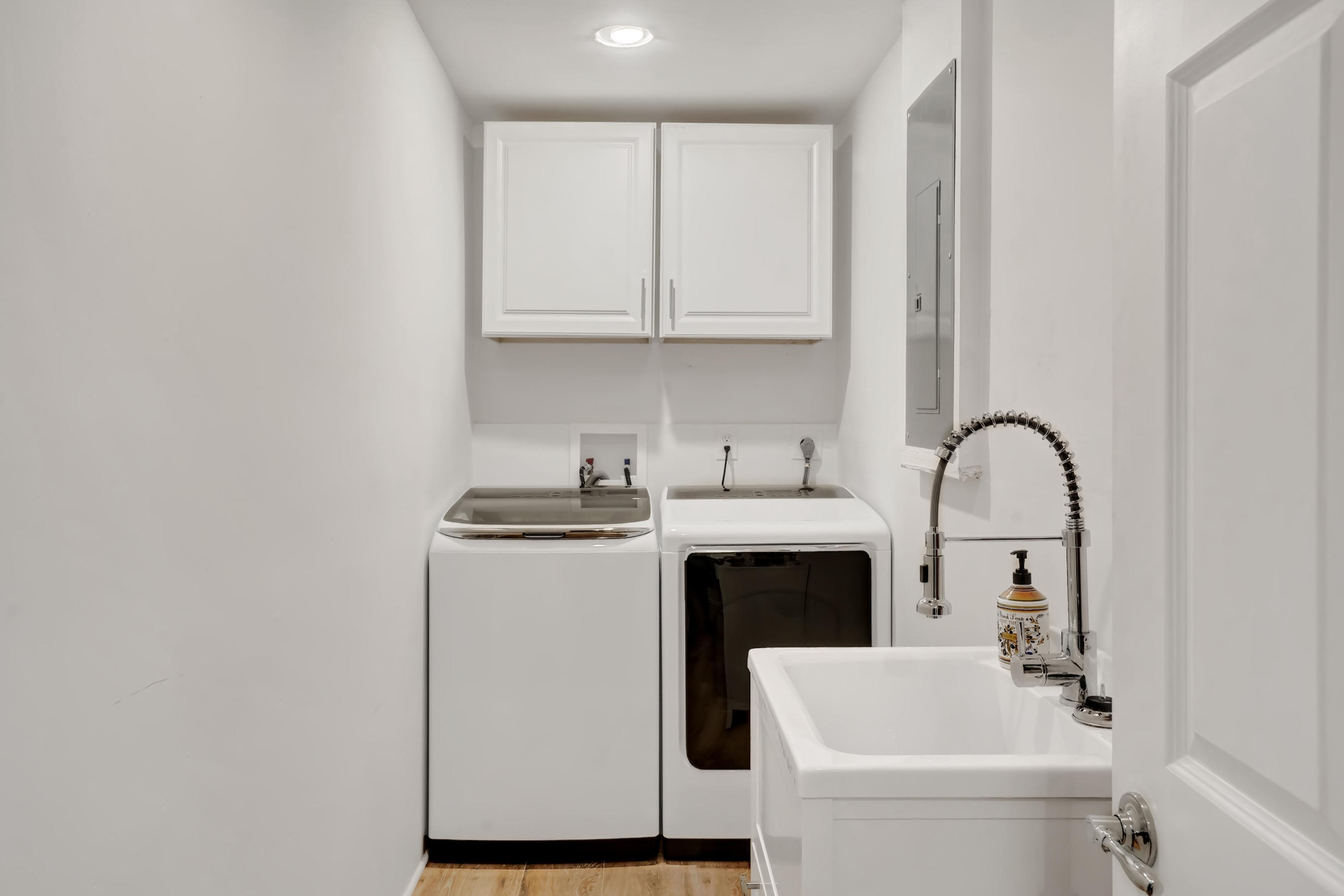 701 West Royal Palm Road Boca Raton, FL 33486 - Photo 14 of 28 Laundry room