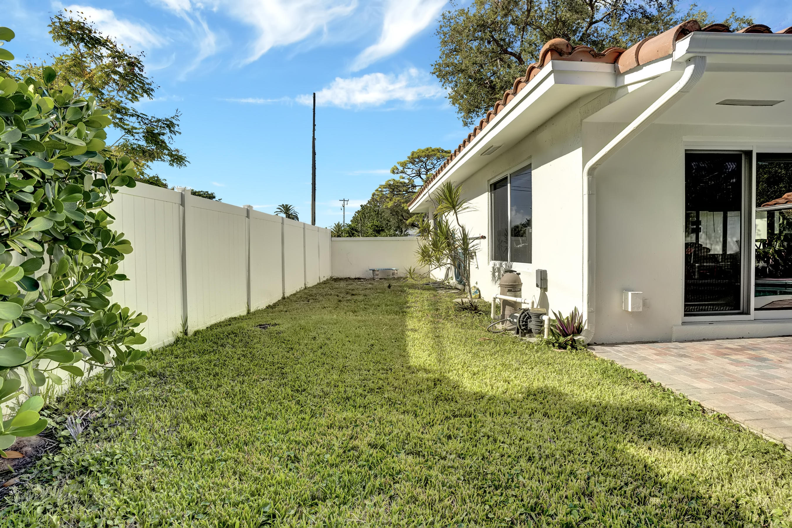 701 West Royal Palm Road Boca Raton, FL 33486 - Photo 24 of 28 Yard Space