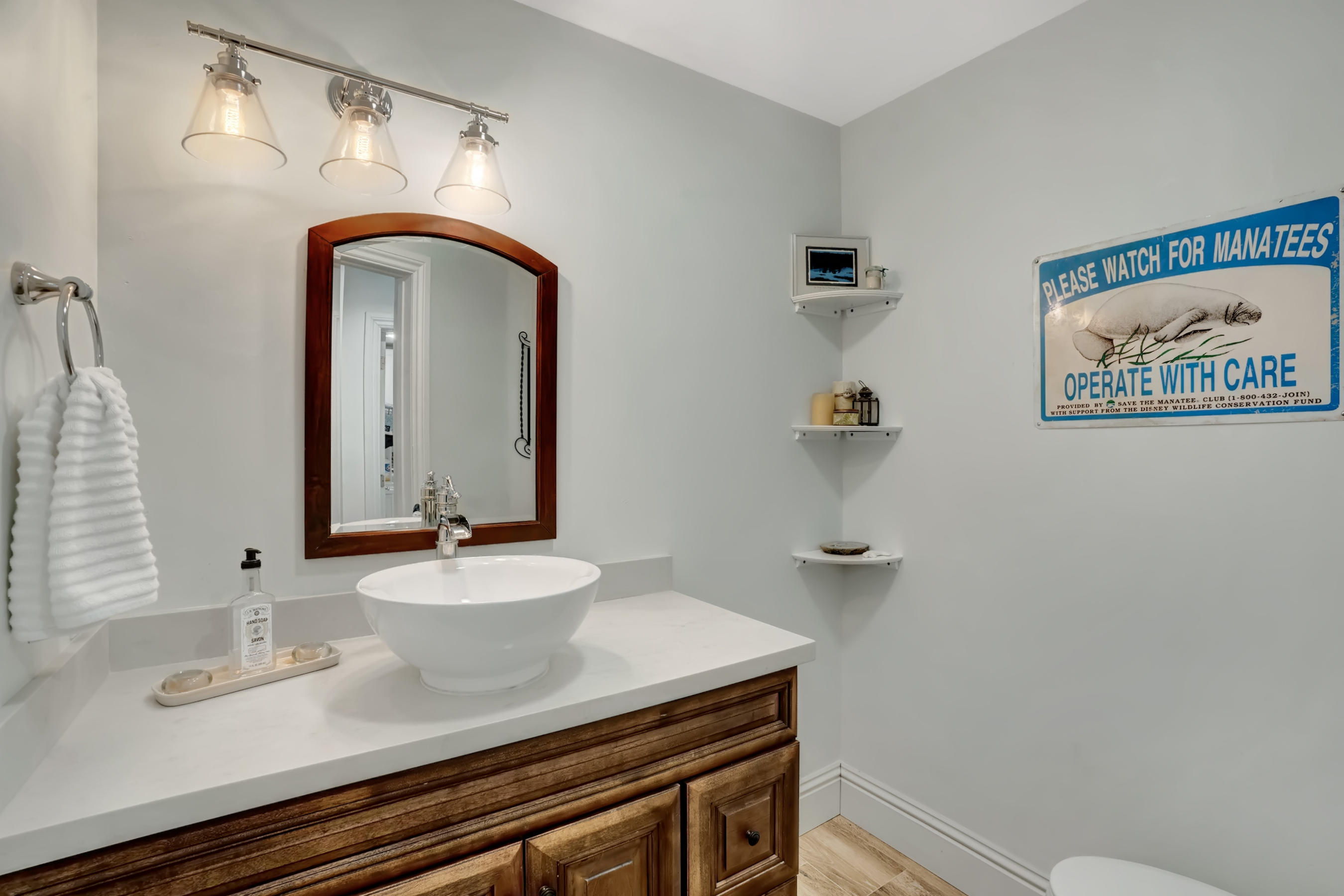 701 West Royal Palm Road Boca Raton, FL 33486 - Photo 10 of 28 Powder room
