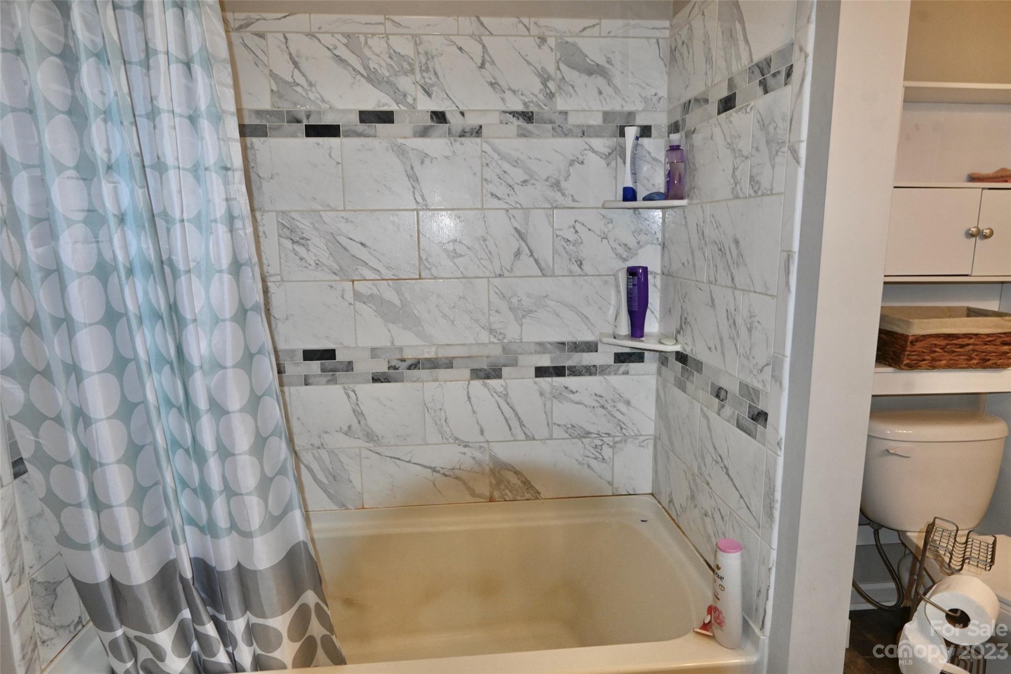 336 Mt Tabor Church Road Union, SC 29379 - Photo 23 of 37 a bathroom with a bathtub