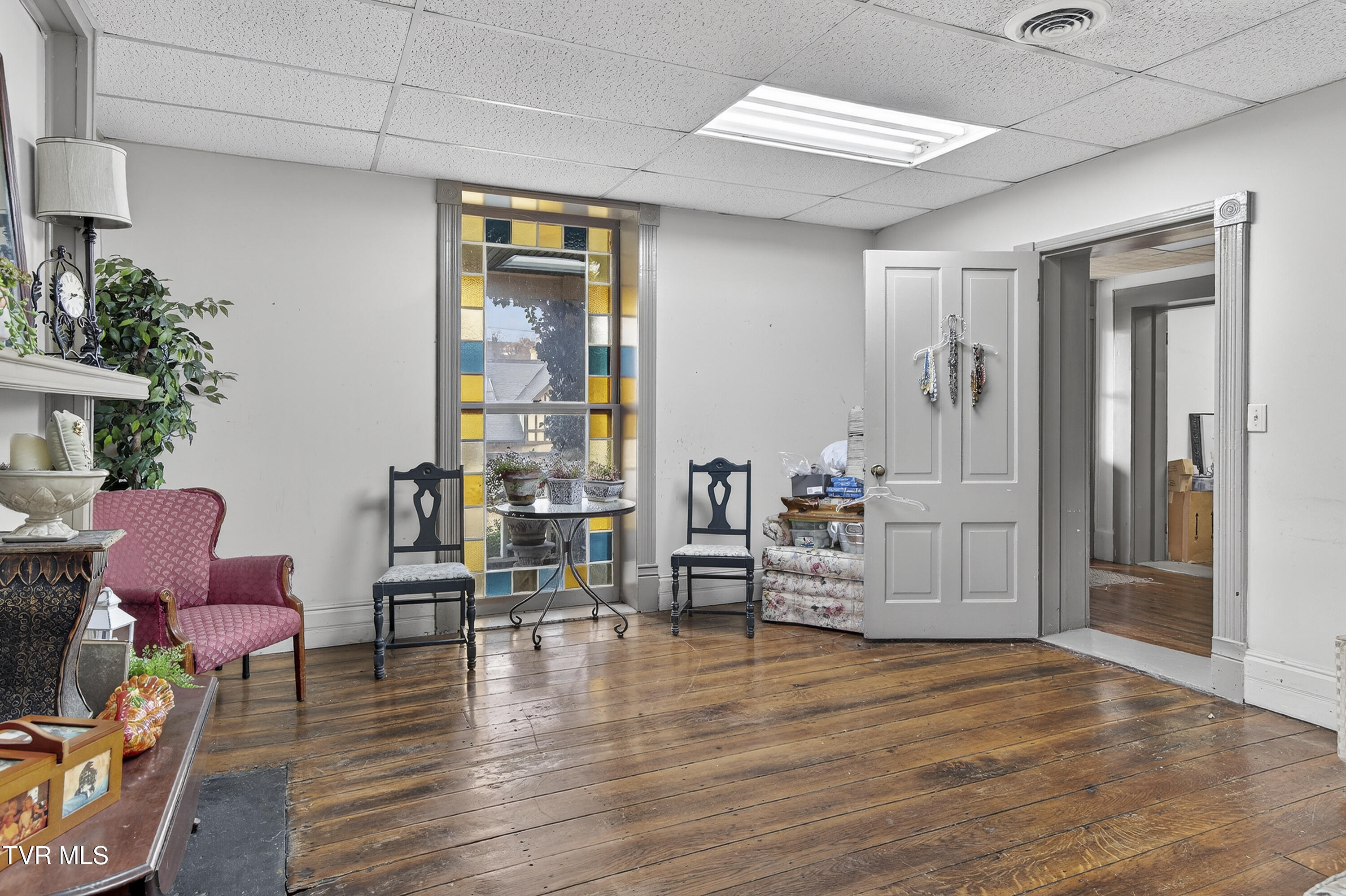 302 Front Street Southwest Abingdon, VA 24210 - Photo 16 of 41 302-Front-St-Abingdon-VA Matt-Smith-Real