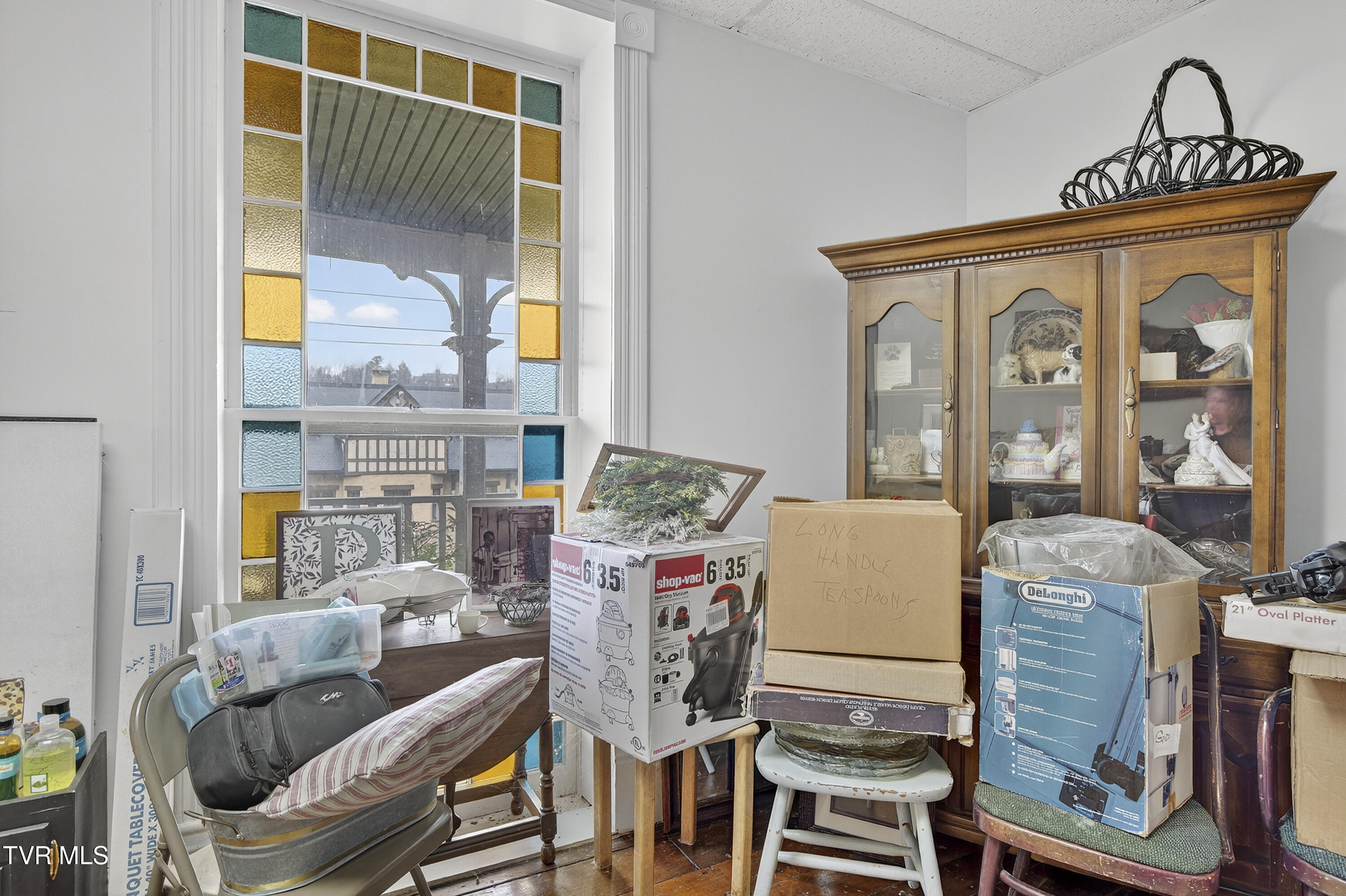 302 Front Street Southwest Abingdon, VA 24210 - Photo 17 of 41 302-Front-St-Abingdon-VA Matt-Smith-Real