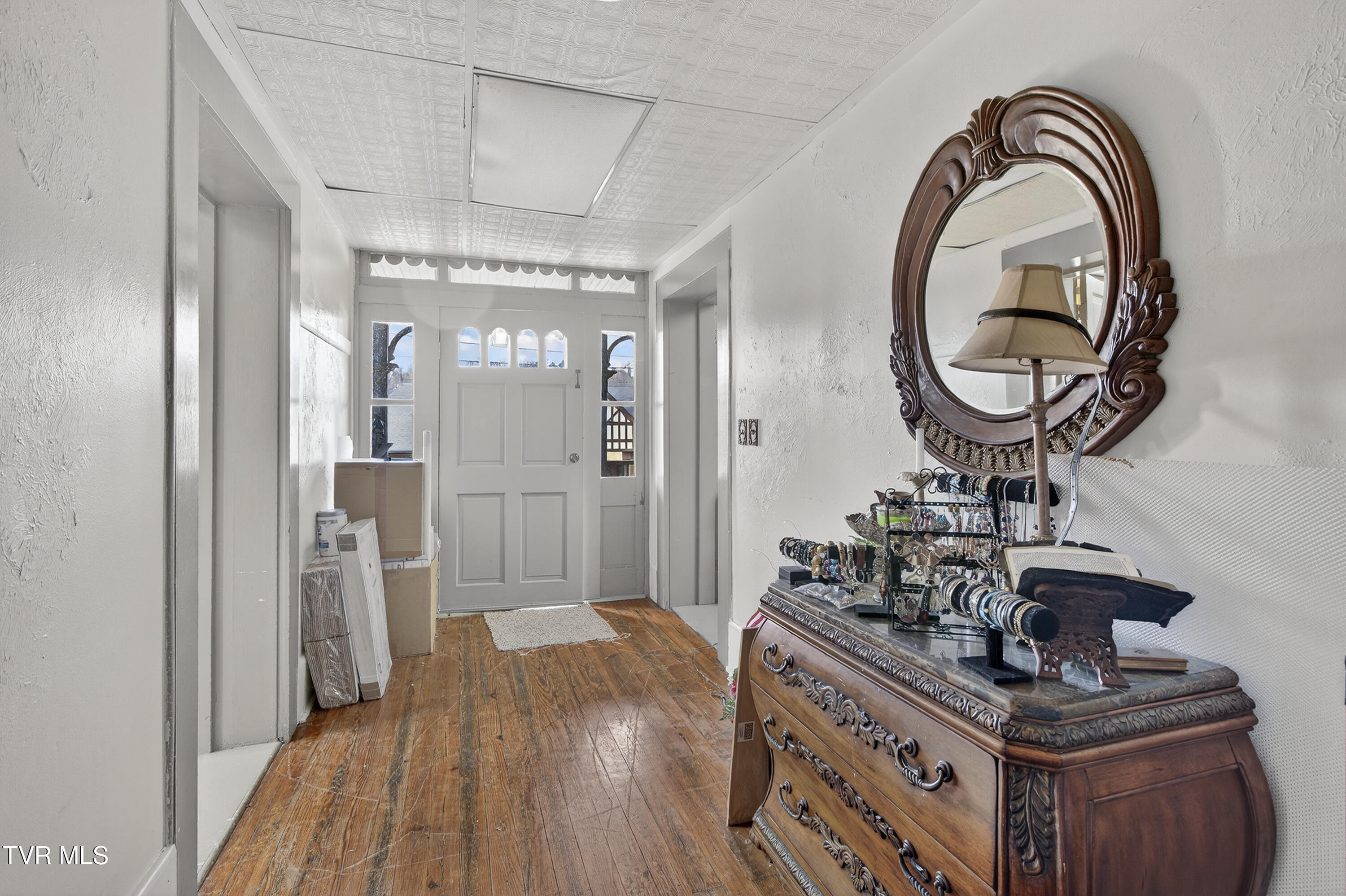 302 Front Street Southwest Abingdon, VA 24210 - Photo 19 of 41 302-Front-St-Abingdon-VA Matt-Smith-Real