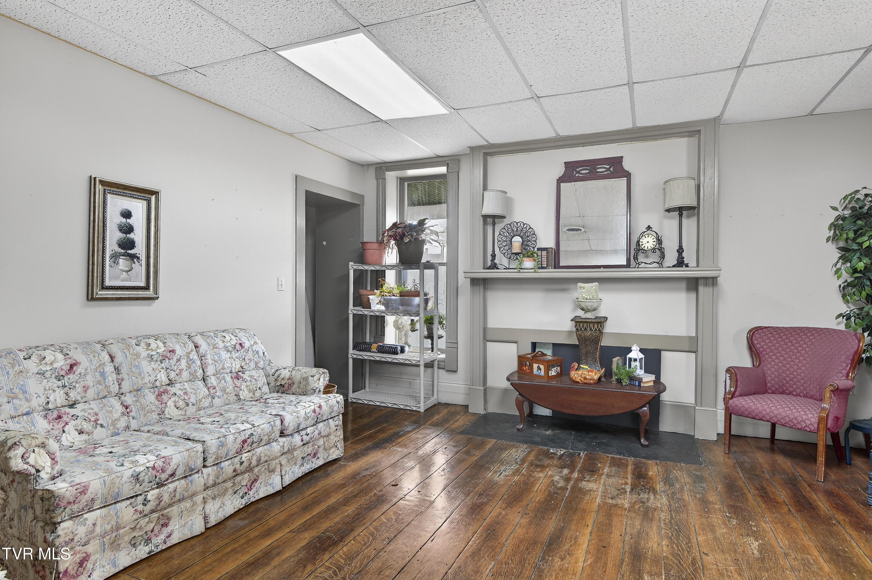 302 Front Street Southwest Abingdon, VA 24210 - Photo 20 of 41 302-Front-St-Abingdon-VA Matt-Smith-Real