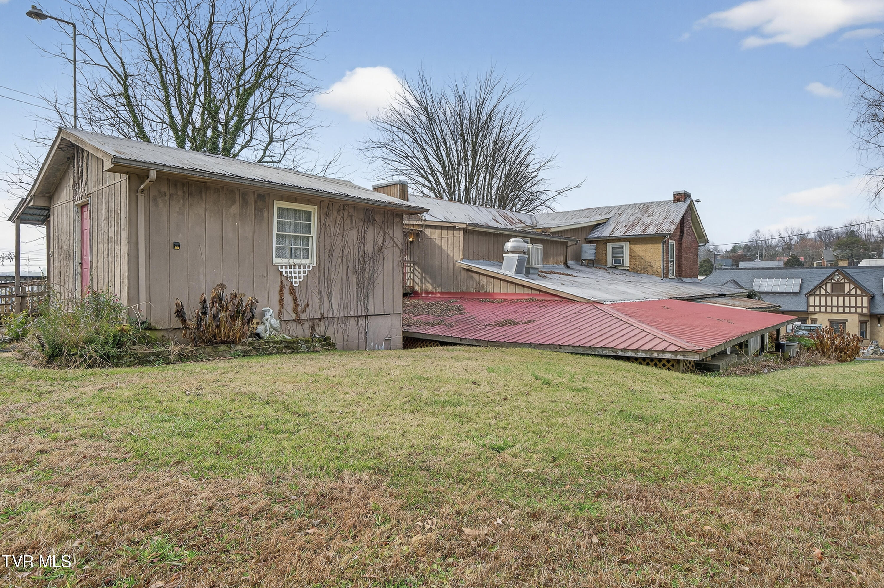 302 Front Street Southwest Abingdon, VA 24210 - Photo 31 of 41 302-Front-St-Abingdon-VA Matt-Smith-Real