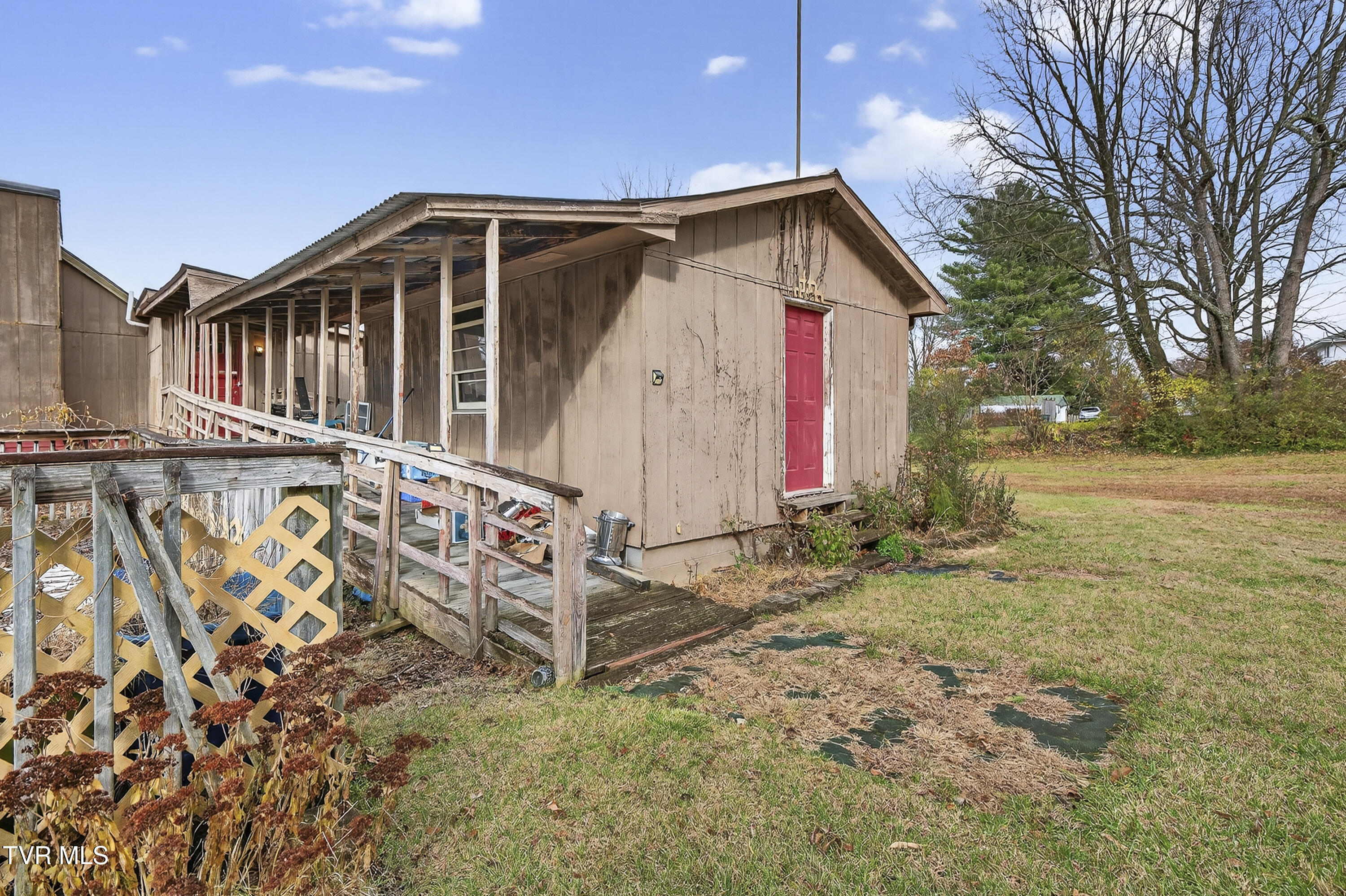 302 Front Street Southwest Abingdon, VA 24210 - Photo 32 of 41 302-Front-St-Abingdon-VA Matt-Smith-Real