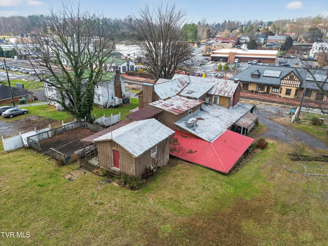 $379,000 | 302 Front Street Southwest, Abingdon, VA 24210