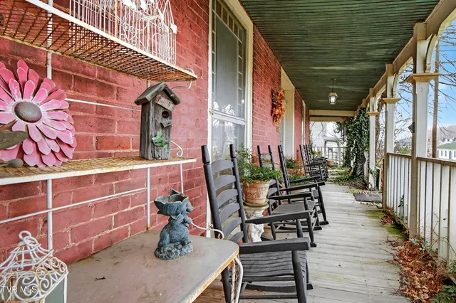 $379,000 | 302 Front Street Southwest, Abingdon, VA 24210