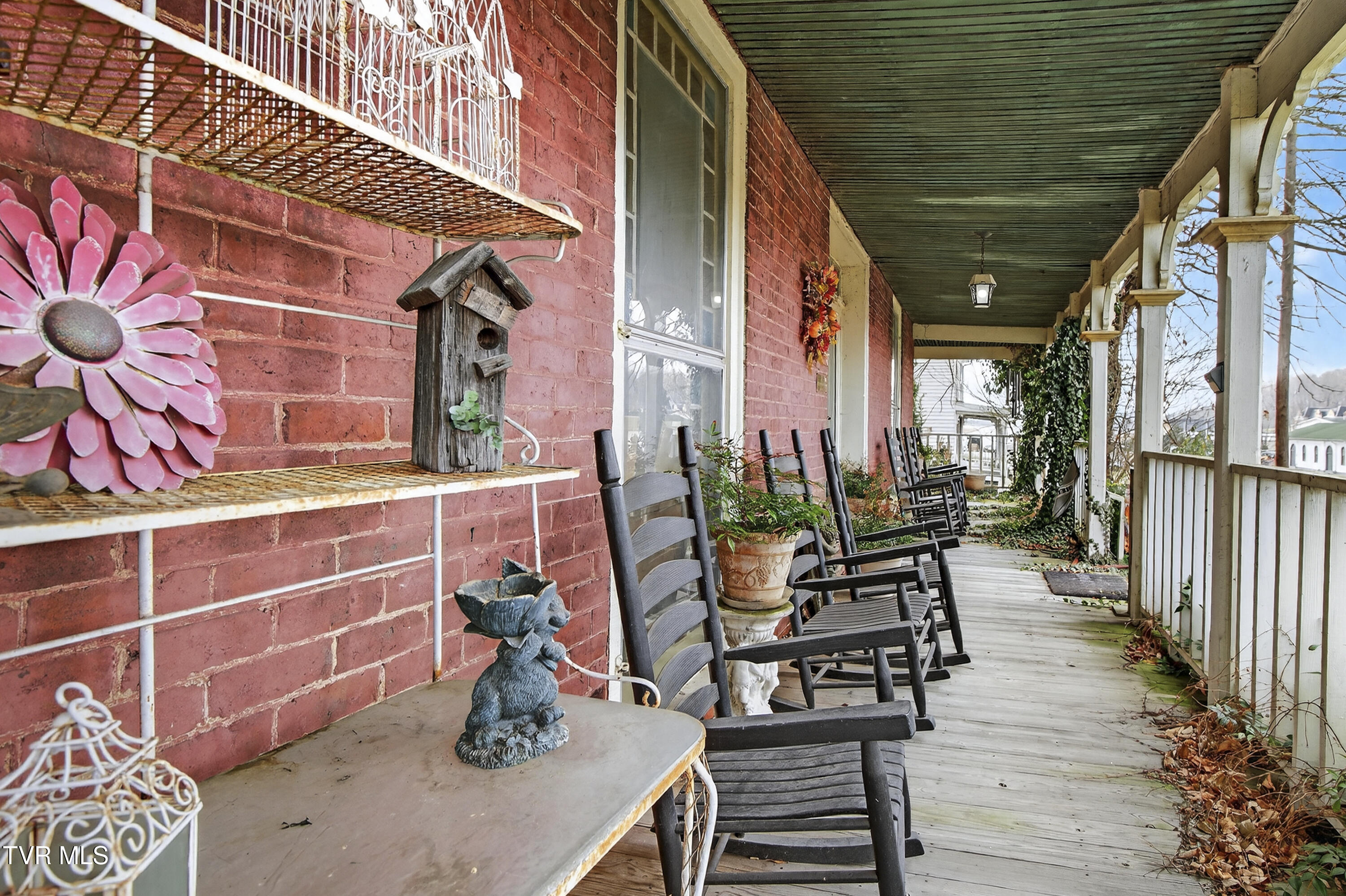 302 Front Street Southwest Abingdon, VA 24210 - Photo 7 of 41 302-Front-St-Abingdon-VA Matt-Smith-Real