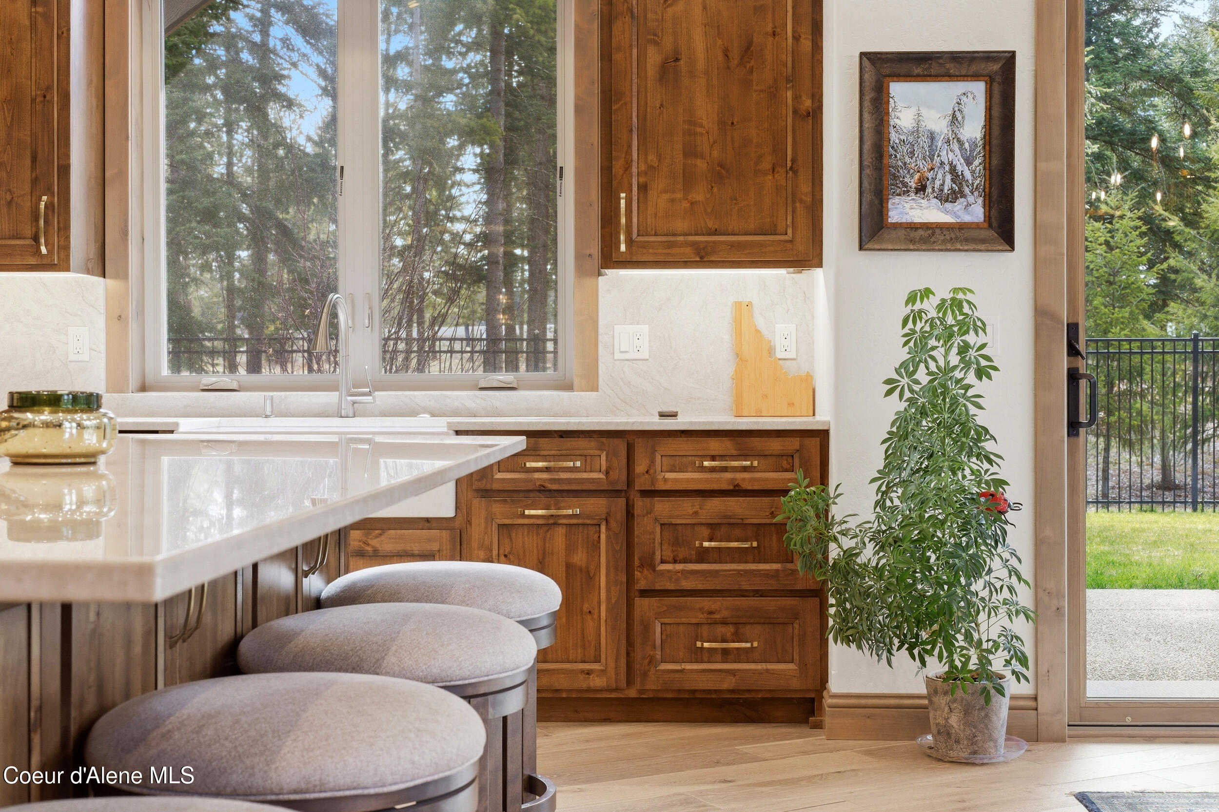 2117 East Amulet Circle Rathdrum, ID 83858 - Photo 15 of 89 Eat Up Bar