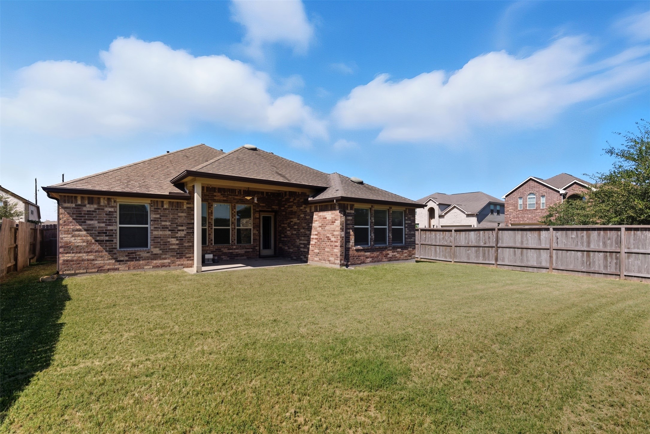 4507 Barnstone Ridge Lane Rosharon, TX 77583 - Photo 20 of 23 a view of a house with backyard and porch