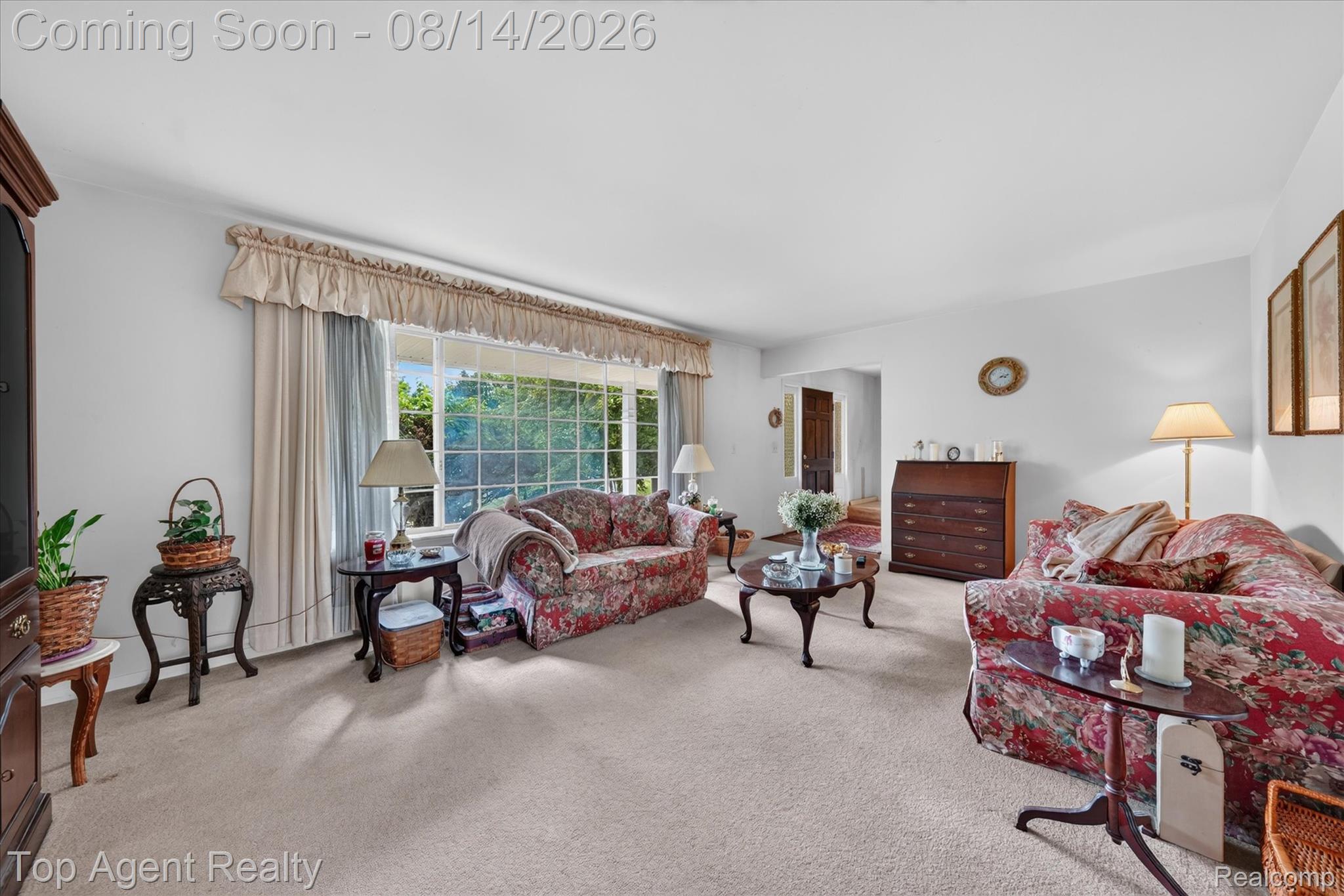 6084 Deguise Court Rochester, MI 48306 - Photo 9 of 50 09-6084-Deguise-Ct-Rochester-Hills-WindowStill.jpg