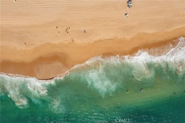 $8,000 | 216 Collins Avenue, Newport Beach, CA 92662