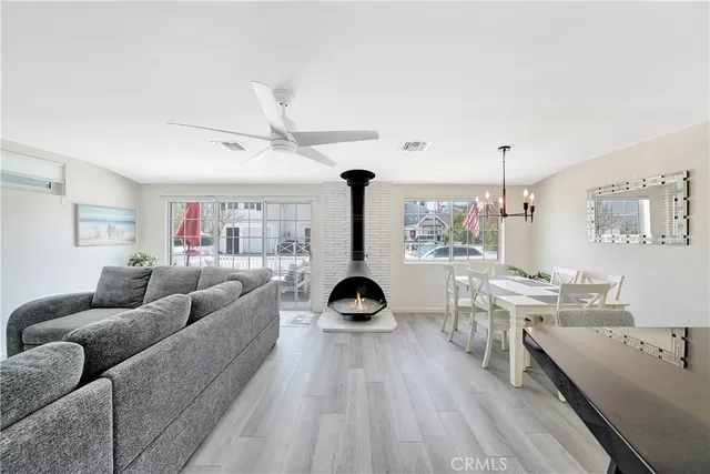 $8,000 | 216 Collins Avenue, Newport Beach, CA 92662