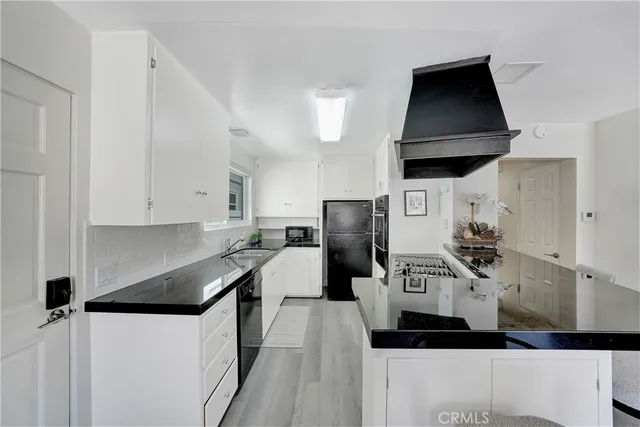 $8,000 | 216 Collins Avenue, Newport Beach, CA 92662