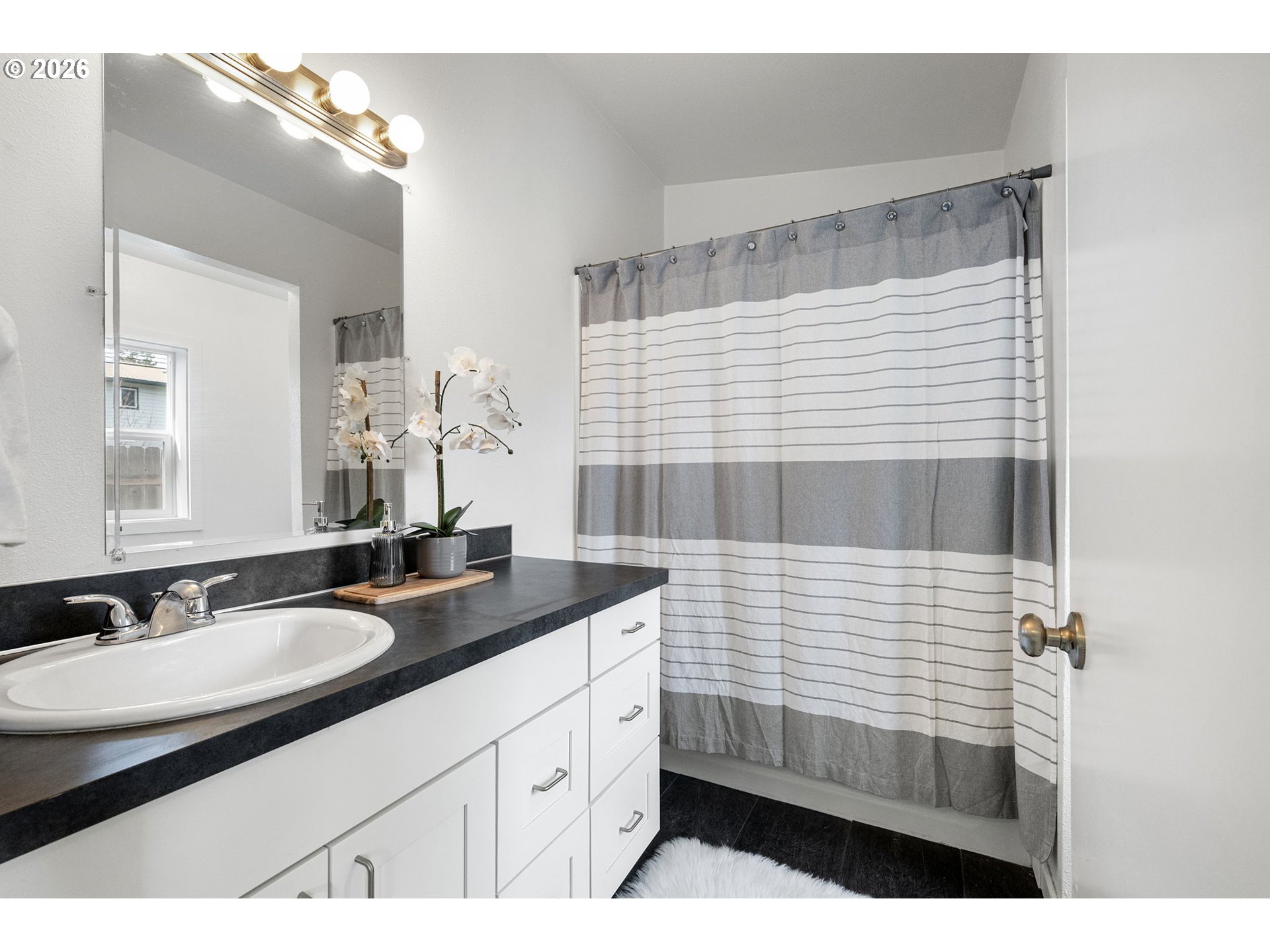 47554 Hansen Street Oakridge, OR 97463 - Photo 19 of 32