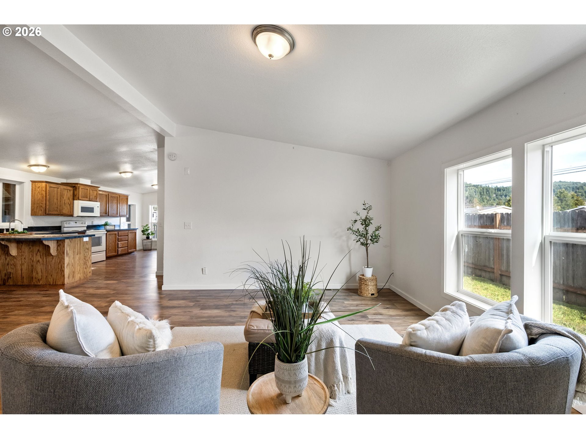 47554 Hansen Street Oakridge, OR 97463 - Photo 9 of 32