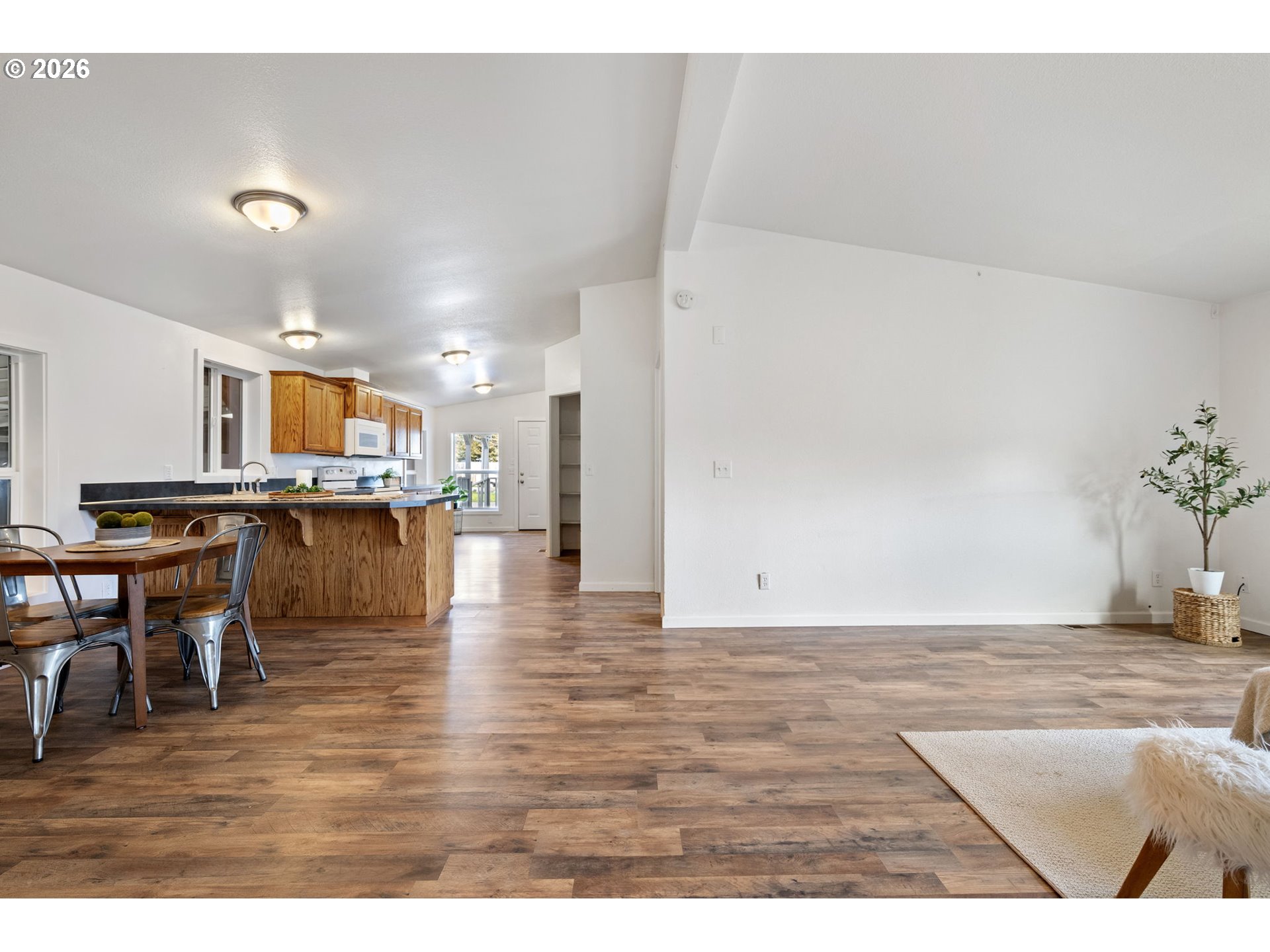 47554 Hansen Street Oakridge, OR 97463 - Photo 10 of 32