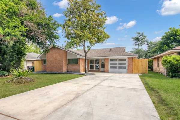$2,699 | 1703 Ansbury Drive, Houston, TX 77018