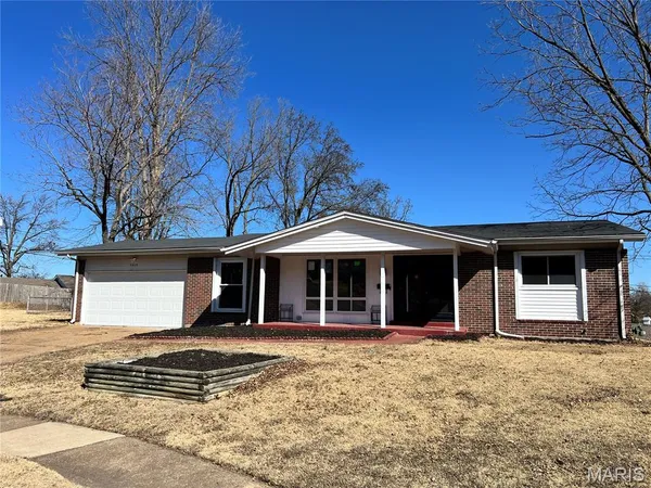 $299,900 | 3615 Dwyer Lane, Florissant, MO 63033