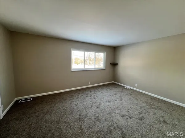$299,900 | 3615 Dwyer Lane, Florissant, MO 63033
