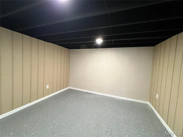 $299,900 | 3615 Dwyer Lane, Florissant, MO 63033