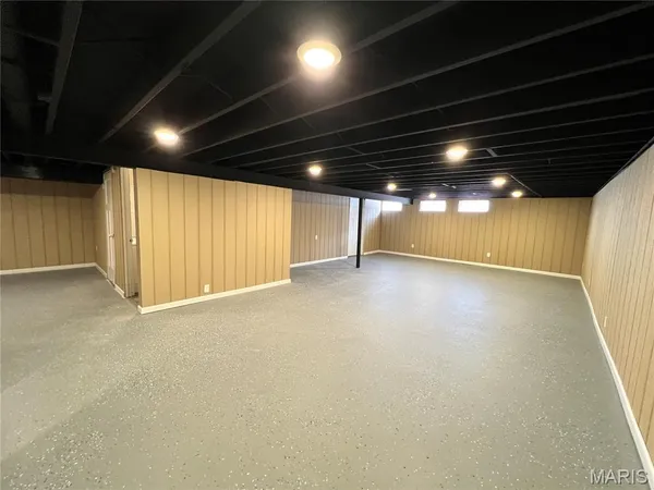 $299,900 | 3615 Dwyer Lane, Florissant, MO 63033