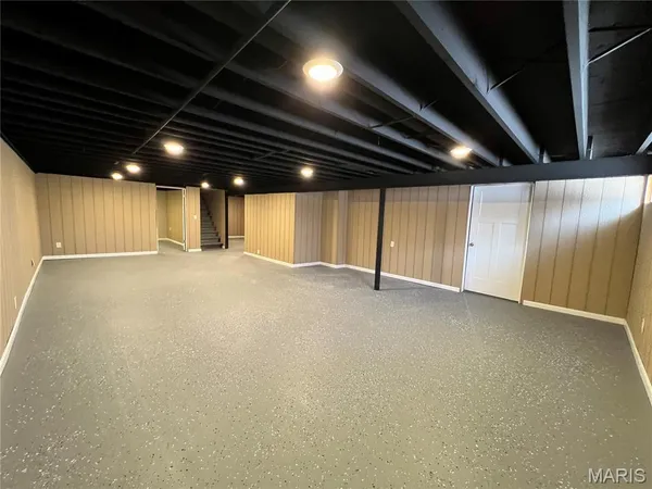 $299,900 | 3615 Dwyer Lane, Florissant, MO 63033