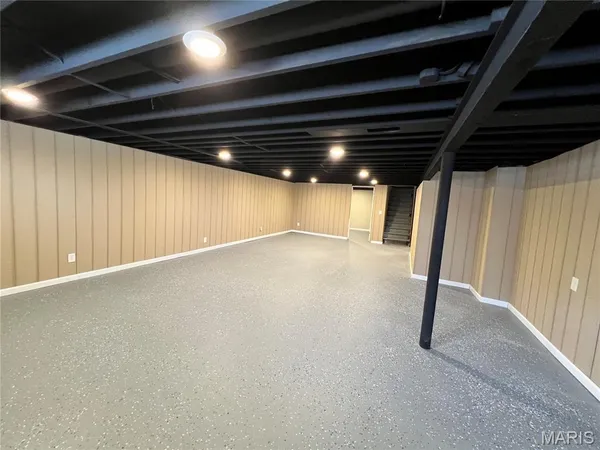 $299,900 | 3615 Dwyer Lane, Florissant, MO 63033
