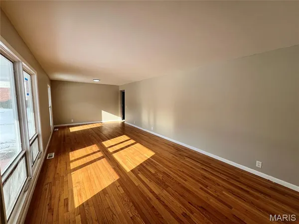 $299,900 | 3615 Dwyer Lane, Florissant, MO 63033