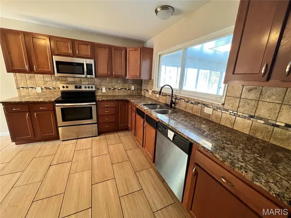 $299,900 | 3615 Dwyer Lane, Florissant, MO 63033