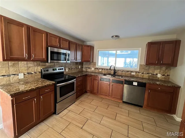 $299,900 | 3615 Dwyer Lane, Florissant, MO 63033