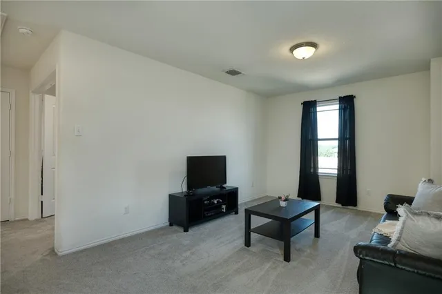 $2,095 | 521 Bradford Lane, Hutto, TX 78634