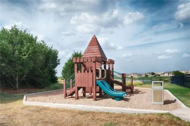 $2,095 | 521 Bradford Lane, Hutto, TX 78634