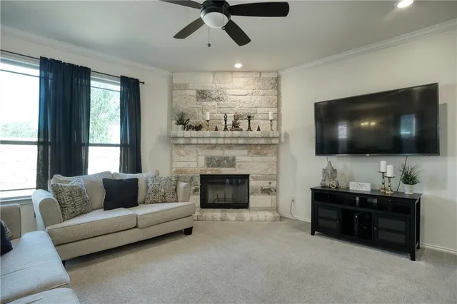 $2,095 | 521 Bradford Lane, Hutto, TX 78634