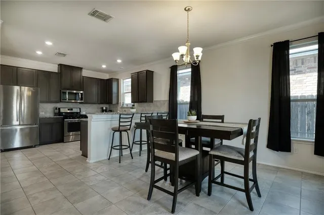 $2,095 | 521 Bradford Lane, Hutto, TX 78634