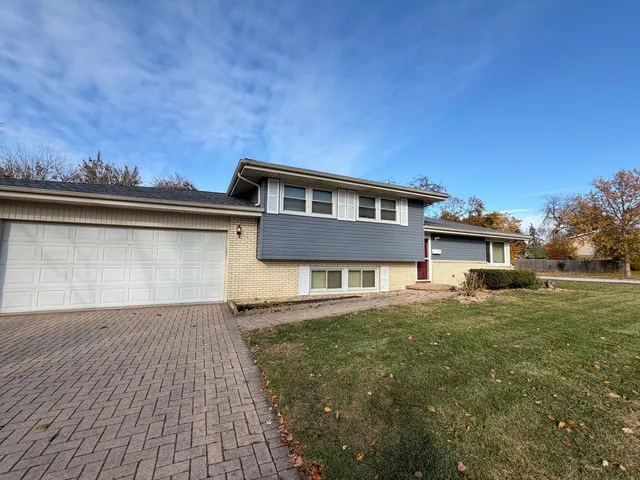 $325,000 | 701 Terry Drive, Joliet, IL 60435