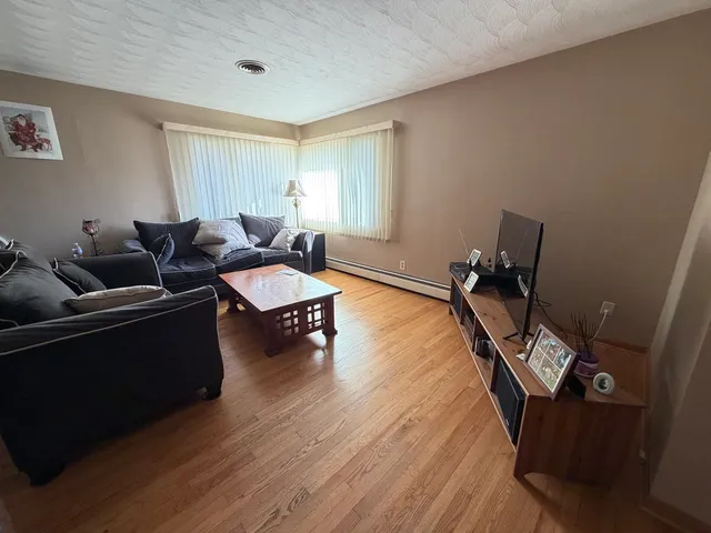 $325,000 | 701 Terry Drive, Joliet, IL 60435