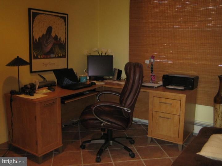 9815 Woodfern Road Philadelphia, PA 19115 - Photo 14 of 24 Family Room